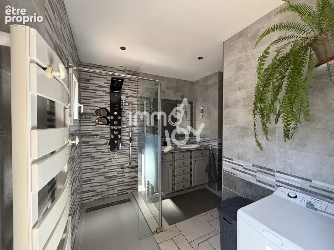 Maison individuelle 4 pièces avec piscine et garage + appartement 2 pièces indépendant - photo 10