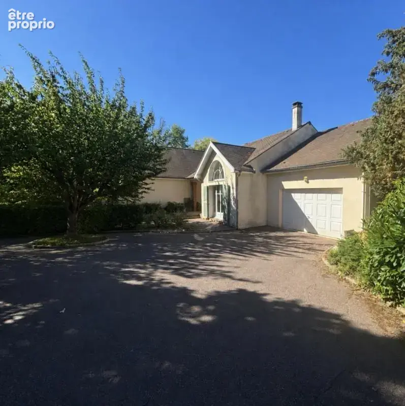 Maison 8 pièces 234 m² à vendre à Ozoir-La-Ferriere (77330) - photo 3