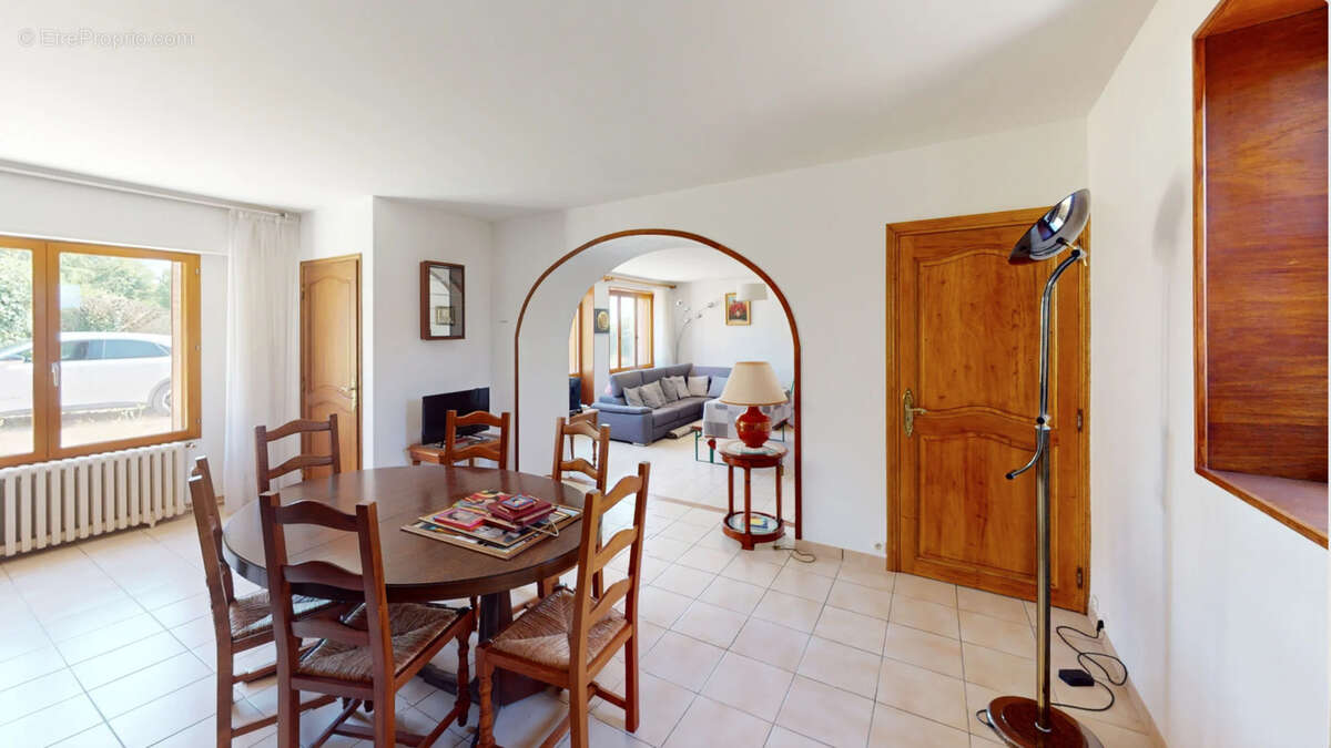 Maison à COURSON-LES-CARRIERES