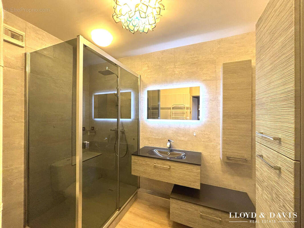 Salle d'eau - Appartement à CIBOURE