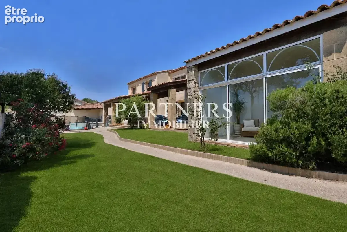 Maison 7 pièces 220 m² à vendre à Marseille-15e (13015) - photo 4