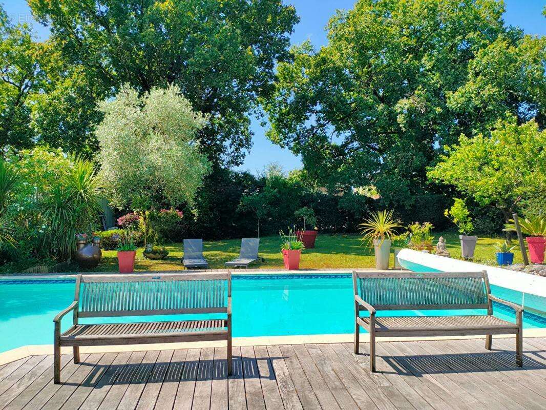 Maison à CARBON-BLANC