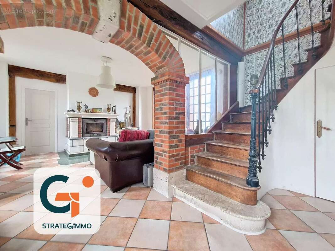 Maison à SAINT-OUEN-DE-THOUBERVILLE