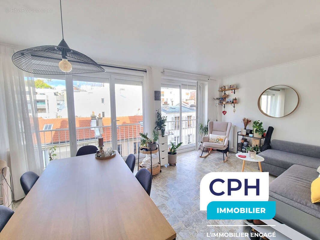 Appartement à PARIS-14E