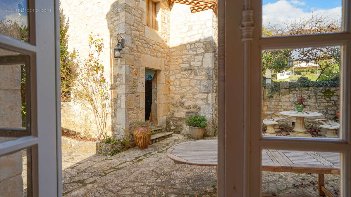 Maison à SAUZET