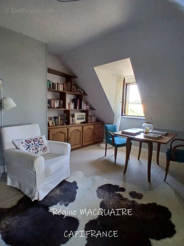 À vendre : Maison mitoyenne de 4 pièces,143 m2 env., 3 chambres sur un terrain de 1500 m2 avec panorama exceptionnel sur la camp - photo 17