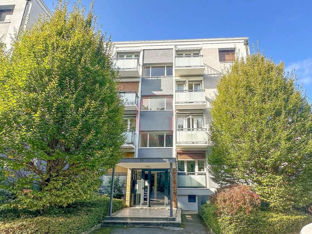 Appartement à BOURG-LA-REINE