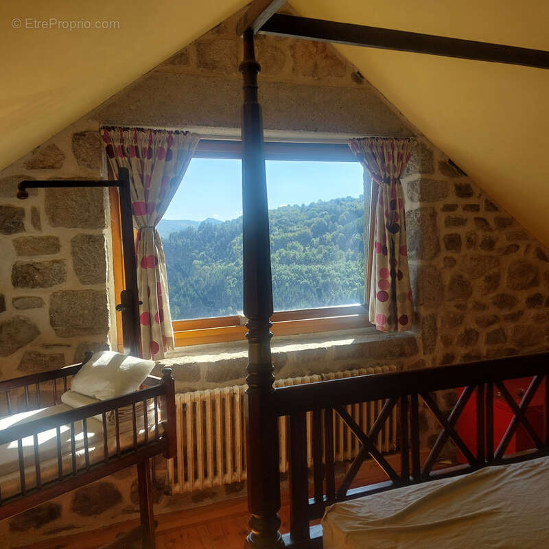 Maison à LACHAPELLE-SOUS-CHANEAC