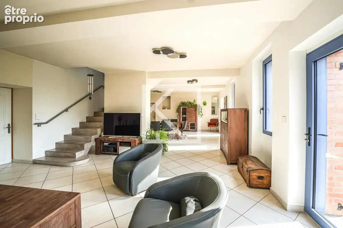 Maison 10 pièces 241 m² à vendre à Beaucouze (49070) - photo 4