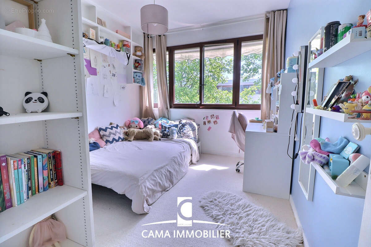 Appartement à FONTENAY-LE-FLEURY