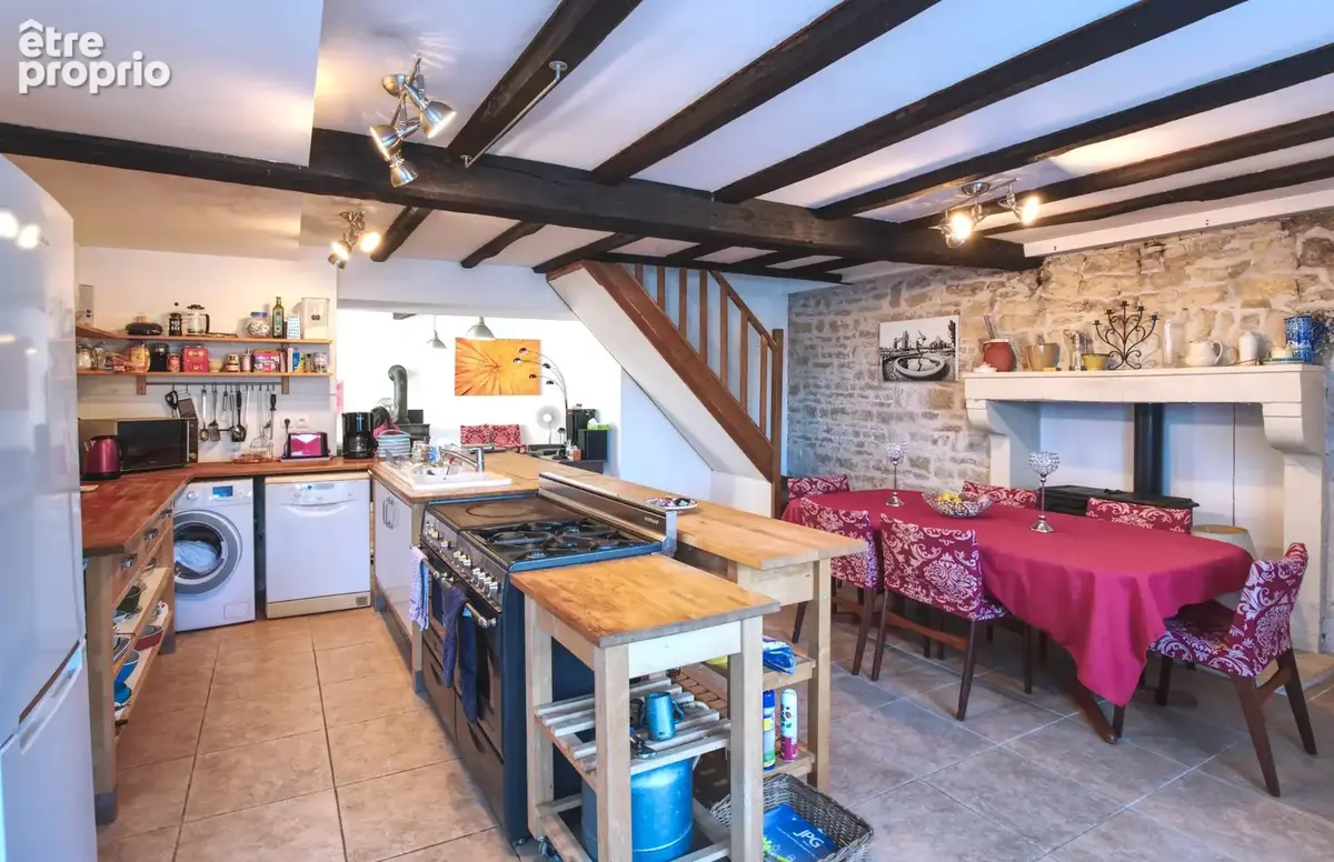 Belle et grande maison de 4 chambres, grand garage et atelier, proche de Ruffec - photo 7