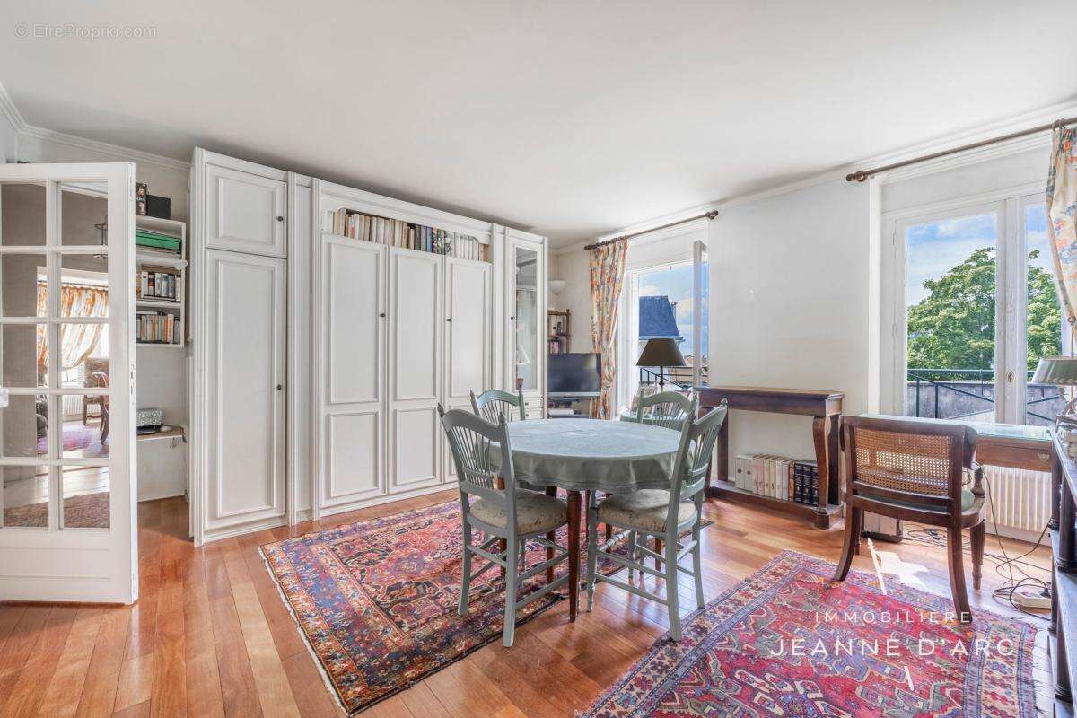 Appartement à VERSAILLES