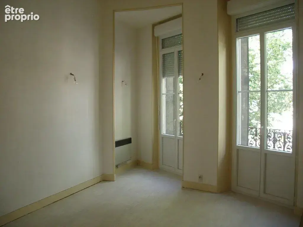 EXCLUSIF - Secteur Barrière Pessac / Barrière St Genès - Immeuble de rapport vendu loué. - photo 3