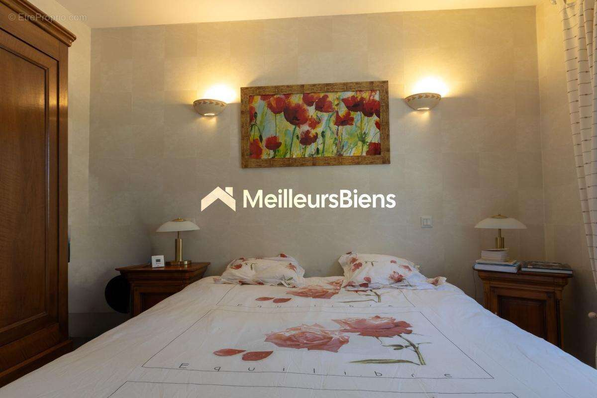 Maison à ROQUEBRUNE-SUR-ARGENS