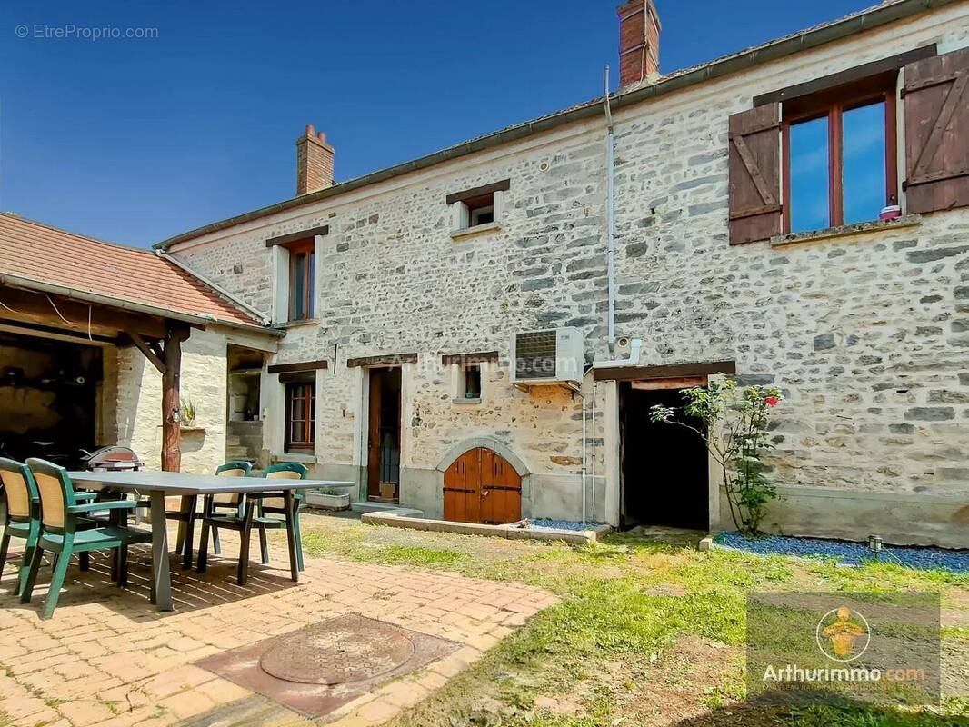 Maison à MONDEVILLE