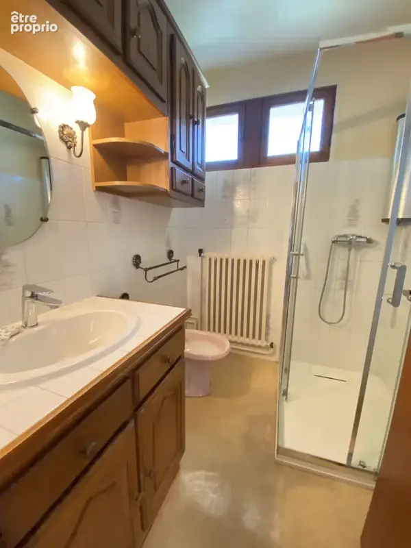 Maison T6 sur terrain plat , clos et arboré. - photo 9
