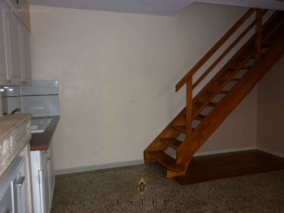 Appartement à LAY-SAINT-CHRISTOPHE