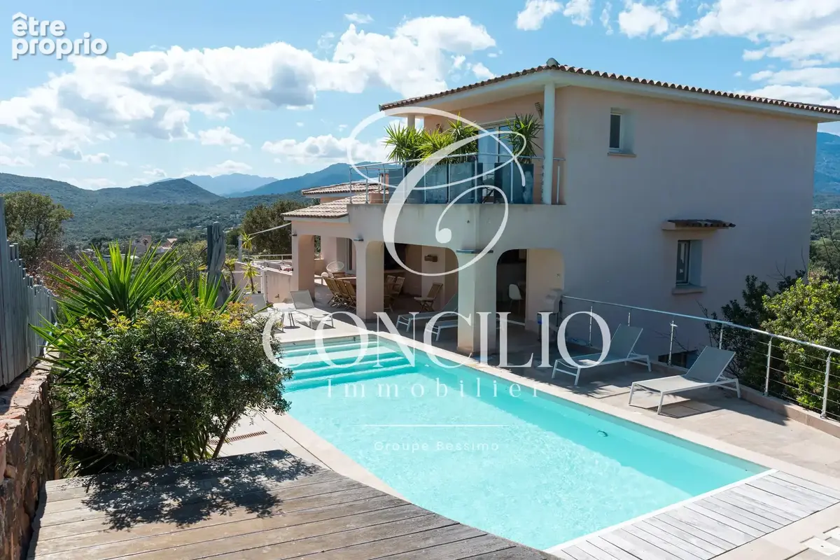 Pinarello - Élégante villa avec vue panoramique - photo 9
