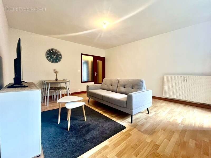 Dpt Finistère (29), à vendre QUIMPER Ouest - appartement rénové meublé T5 en collocation de 96 m² habitable - deux loggias -Cave - photo 4
