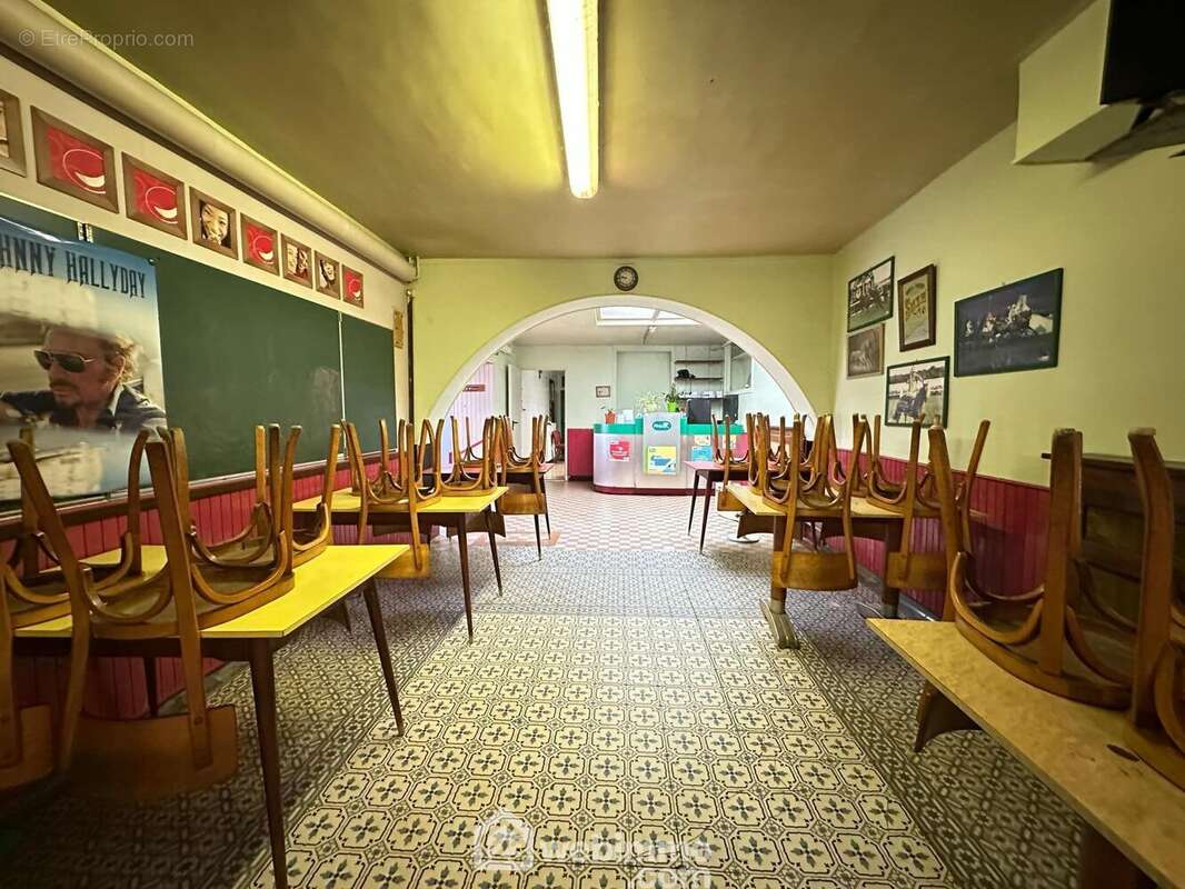 Voici la pièce principale - Maison à CRECY-SUR-SERRE