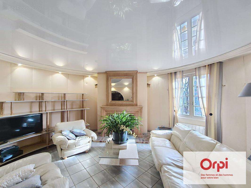 Maison à CONDAT-SUR-VEZERE