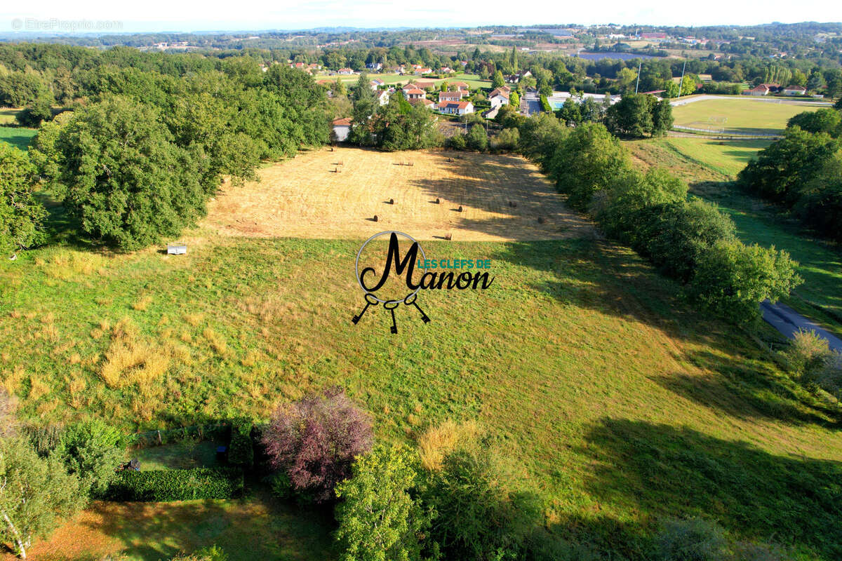 Terrain à BESSINES-SUR-GARTEMPE
