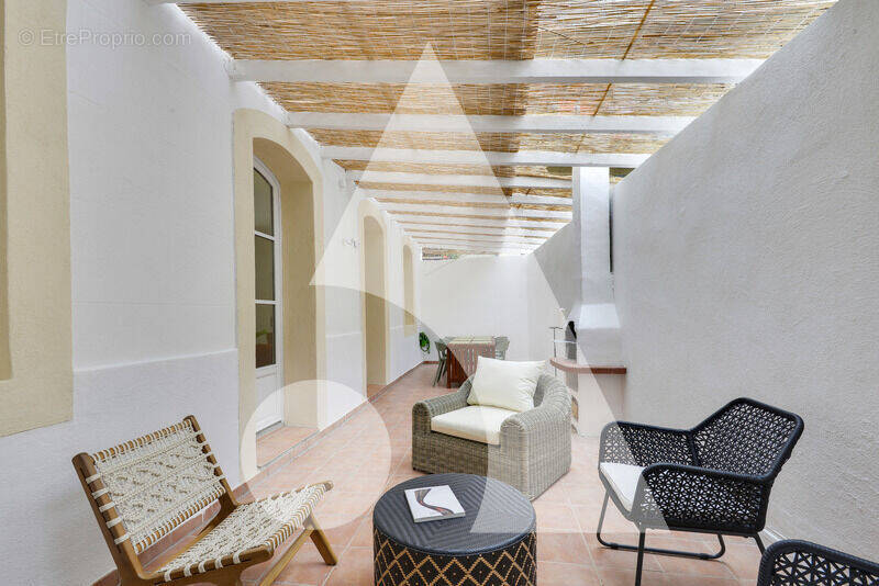Appartement à MARSEILLE-1E