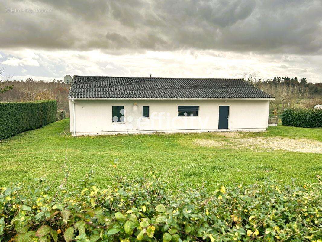 Maison 137 m² à Condac  - photo 2
