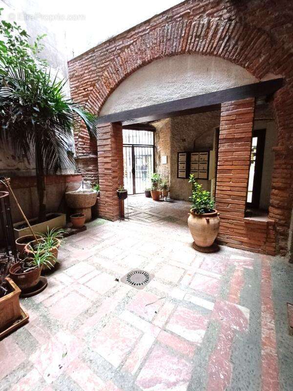 Perpignan centre - Appartement type loft de 2 pièces dans ancien couvent - photo 17