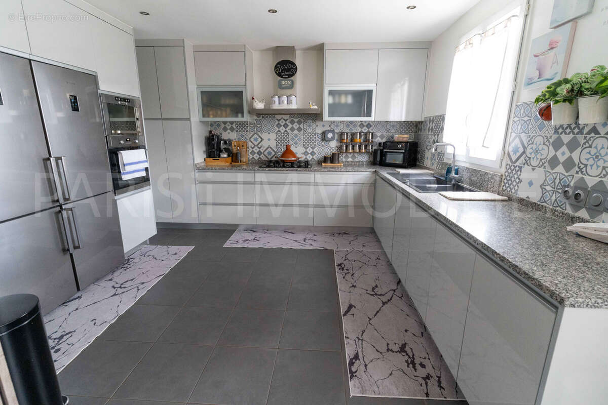 Maison - 6 pièces - 145m2 - Franconville - photo 8