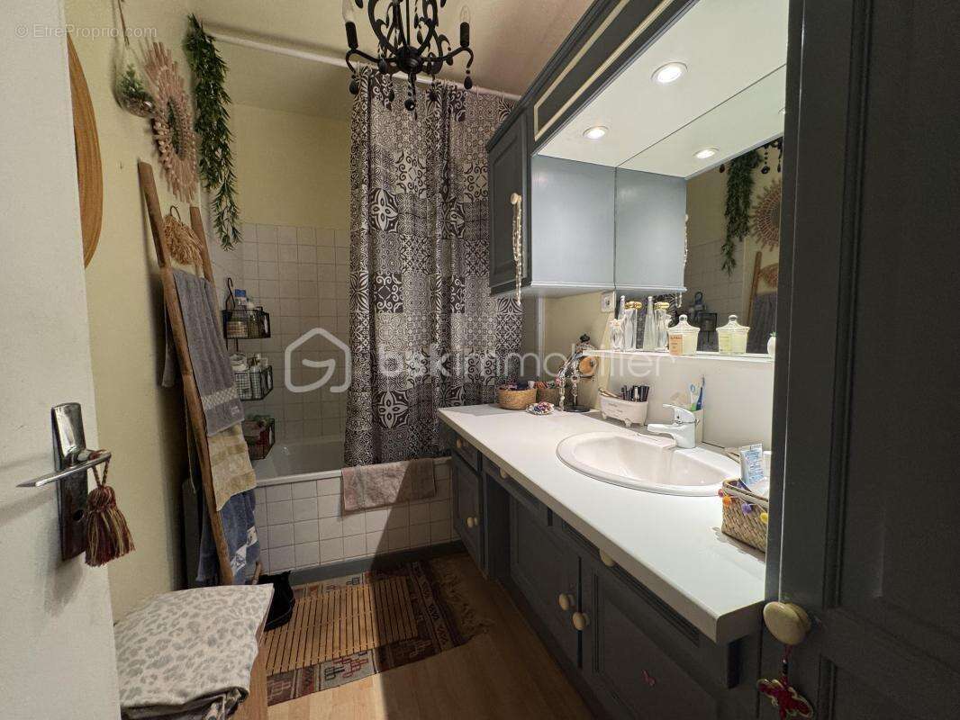 Maison à SAINT-JULIEN-LES-VILLAS