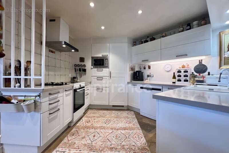 Propriété 203 m² habitables et 265 m² de dépendances - photo 8