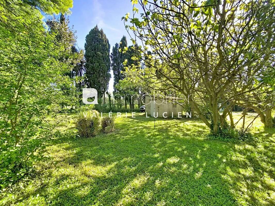 Maison de charme à faire renaître - photo 9