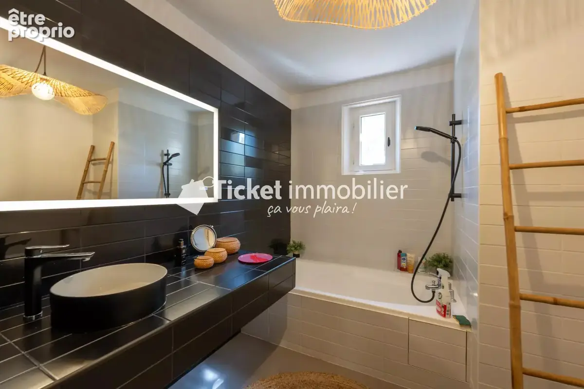 Villa 7 pièces de 304,16m2 avec piscine, carport hors couloir aérien - photo 45