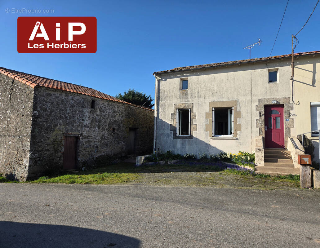 Maison à LES HERBIERS