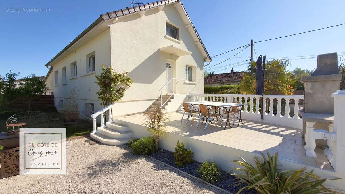 Maison à BUCHERES