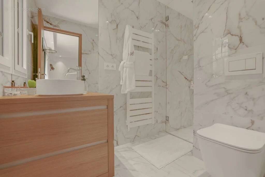Le Cannet - Quartier résidentiel - Elégante villa de plain-pied avec jardin luxuriant , piscine. Calme absolu - photo 20