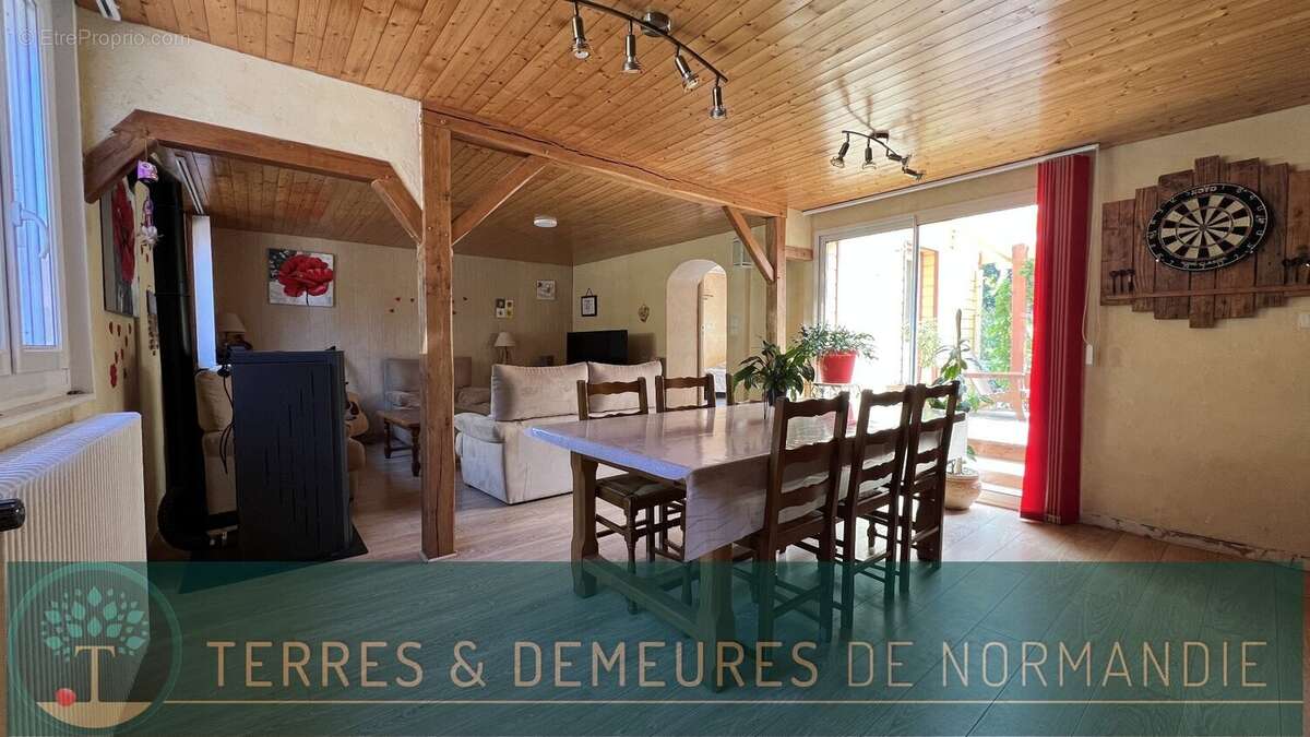 A vendre Propriété touristique de charme au cur de la campagne normande, offrant un cadre paisible et un fort potentiel d'activ - photo 5