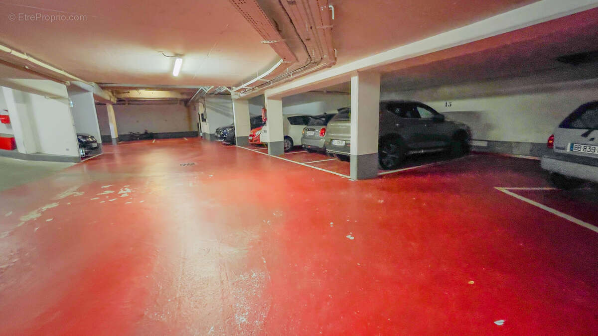 Investissement, Garches mairie, T3 de 73m2 avec parking et loggia, loué - photo 2