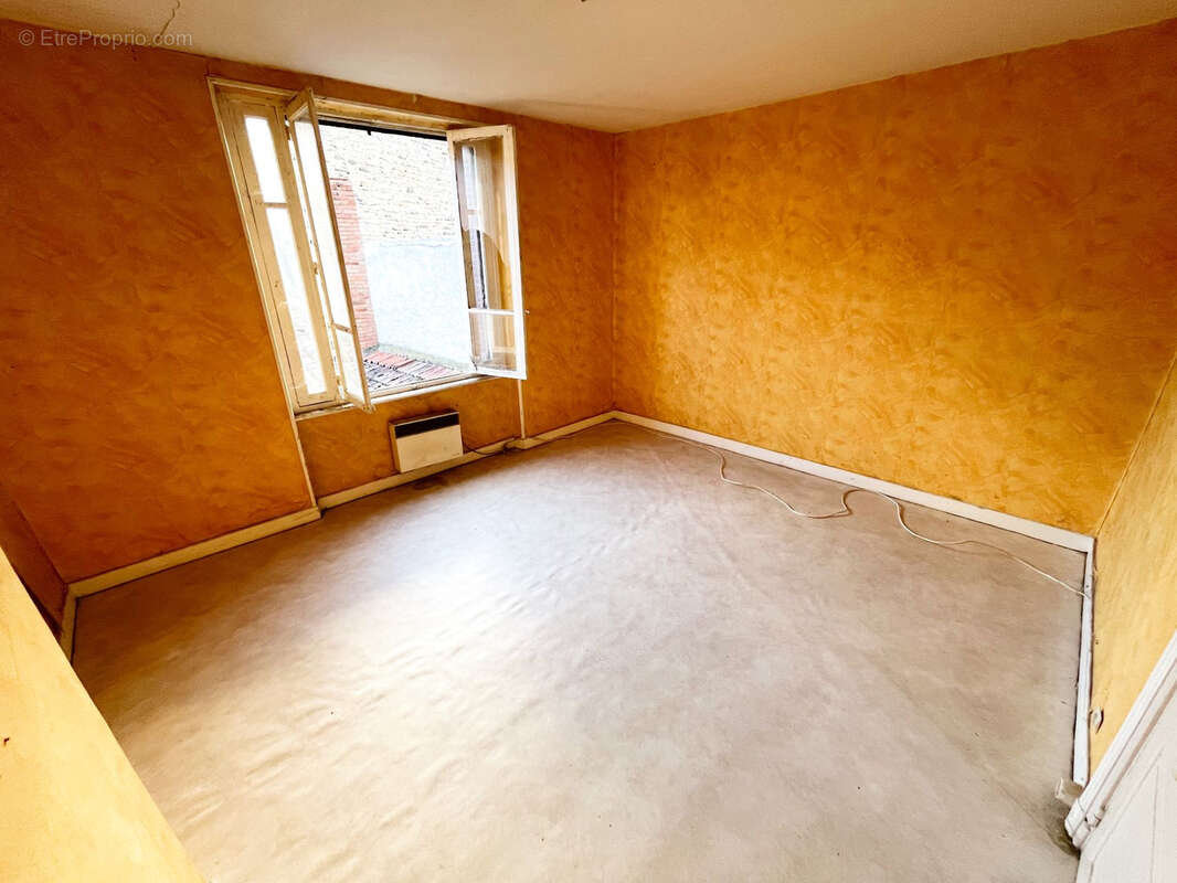 Appartement à SAINT-GERMAIN-LEMBRON