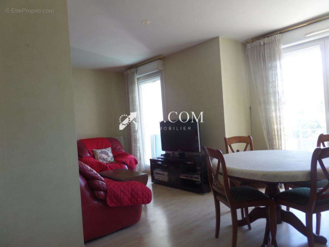 Appartement à FRESNES