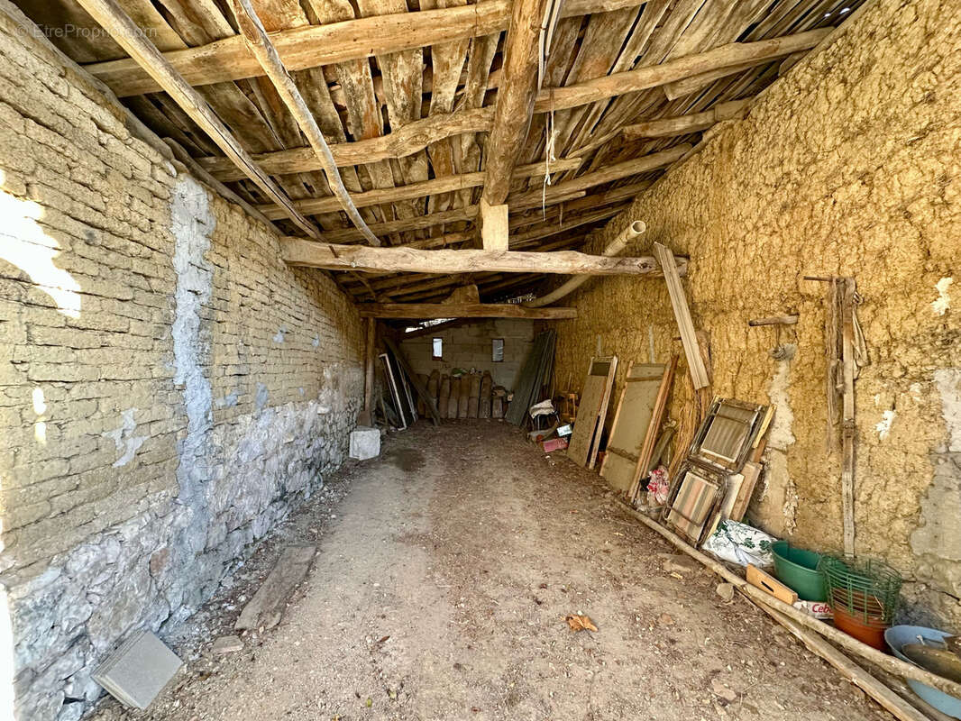 Parking à BEAUMONT-DE-LOMAGNE