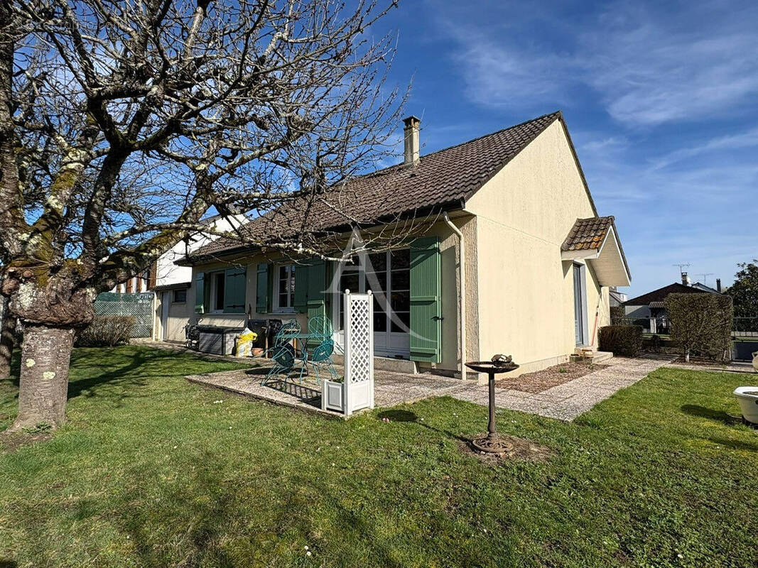 Maison à LE CHATELET-EN-BRIE