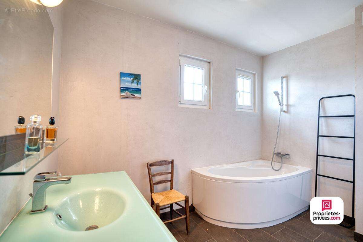 Maison familiale de 232 m² habitables + 170 m² de sous-sol aménageable -Communay - photo 6