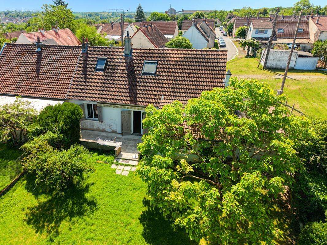 Maison à VENESMES