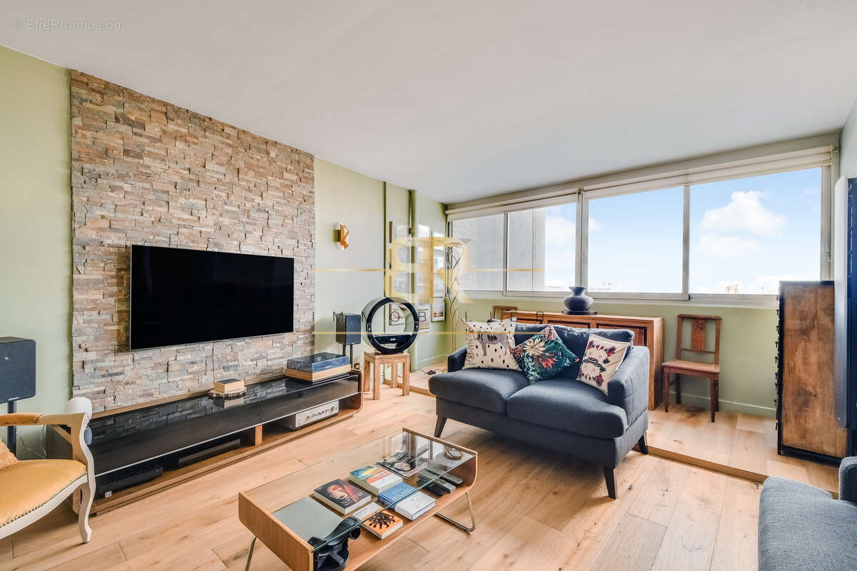 Appartement à COURBEVOIE