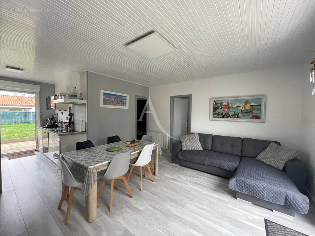 Maison à SAINT-VINCENT-SUR-JARD