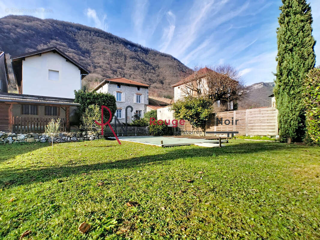 Maison à SAINT-VINCENT-DE-MERCUZE