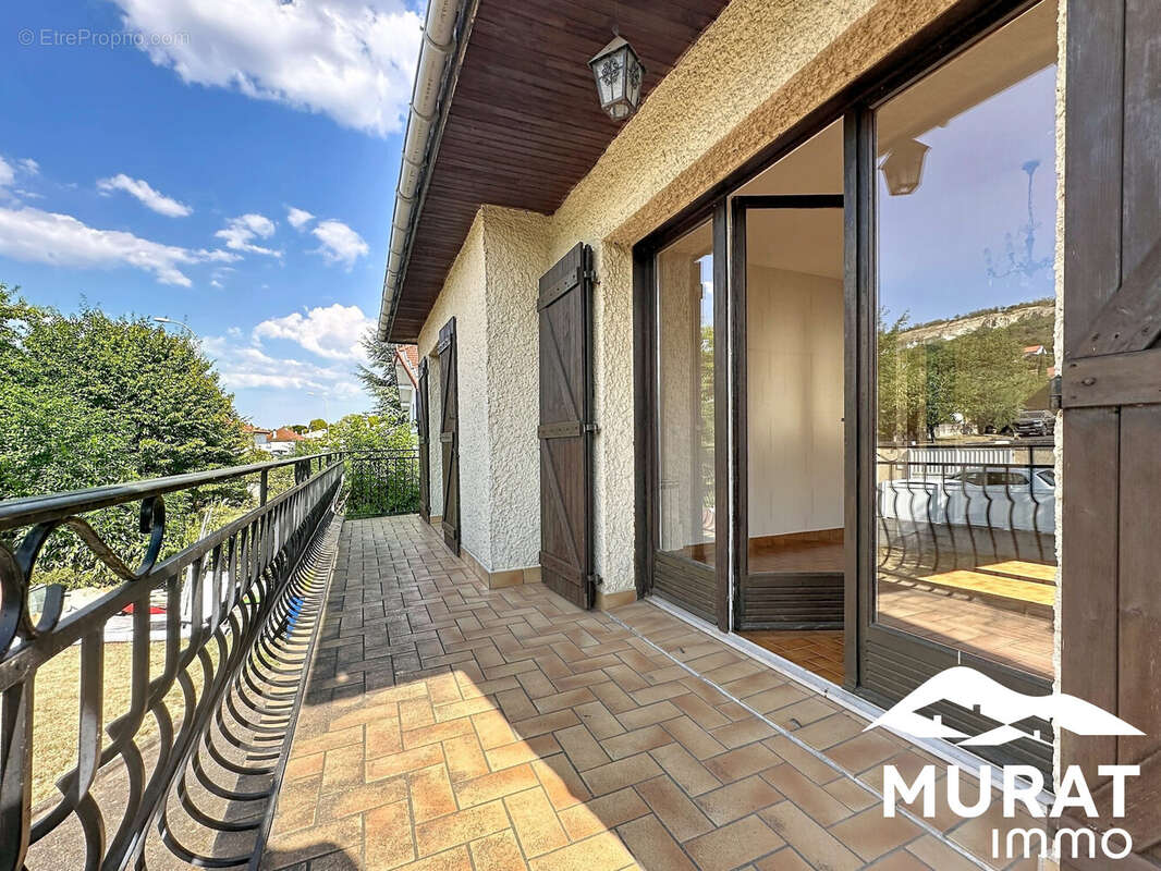Maison 128 m² à Cournon-D'auvergne  - photo 2