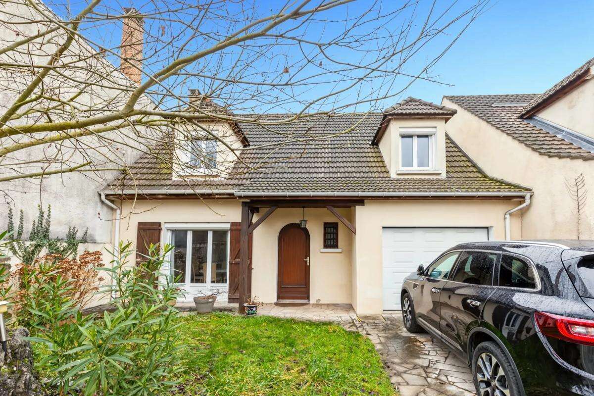 Maison à PONTAULT-COMBAULT